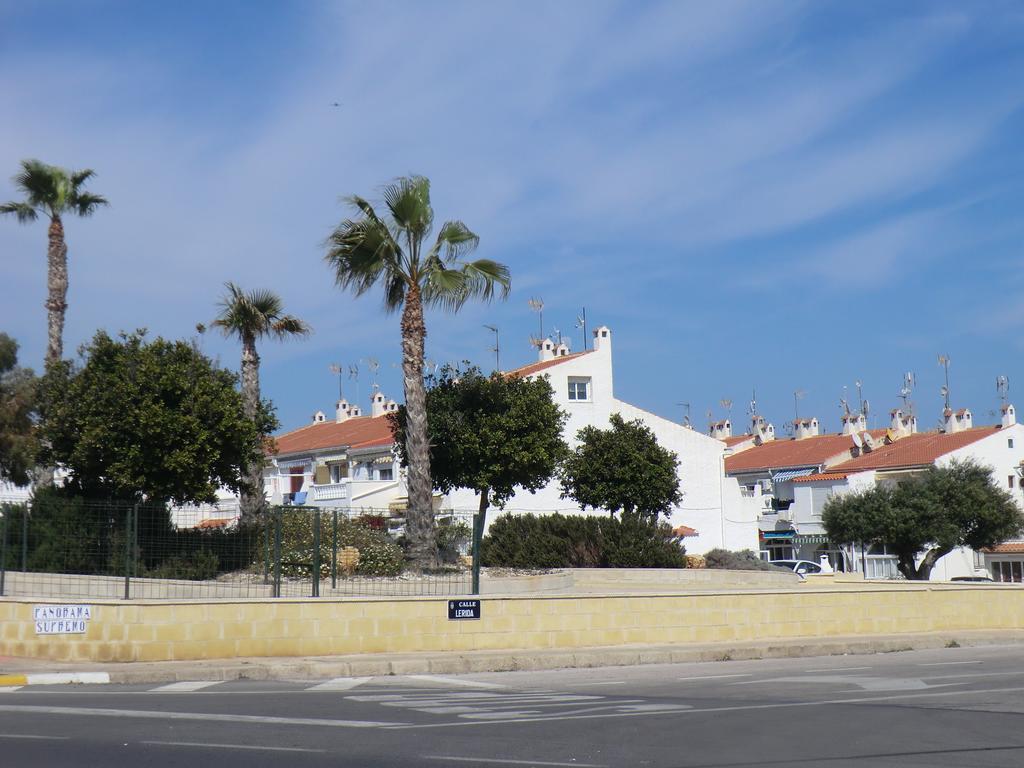 Casas Holiday - Playa La Mata 1 托雷维耶哈 外观 照片